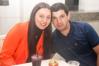 
<a style='margin-left: 5px;' class='btn btn-xs btn-social btn-facebook' href='https://www.facebook.com/sharer/sharer.php?u=https://galeramix.s01.web.getmuller.com.br/imagem/a118/800-800-90/conteudo/site_galerias/118/baile-67.jpg' rel='popup' data-width='500' data-height='400'><i class='fa fa-facebook'></i>Compartilhar <span class='hidden-xs'>no Facebook</span>
</a> 
<a class='btn btn-default btn-xs' target='_blank' href='imagem/a118/800-800-90/conteudo/site_galerias/118/baile-67.jpg'>
<span class='glyphicon glyphicon-cloud-download'></span> Salvar
</a>
