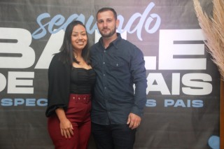 
<a style='margin-left: 5px;' class='btn btn-xs btn-social btn-facebook' href='https://www.facebook.com/sharer/sharer.php?u=https://galeramix.s01.web.getmuller.com.br/imagem/a118/800-800-90/conteudo/site_galerias/118/baile-68.jpg' rel='popup' data-width='500' data-height='400'><i class='fa fa-facebook'></i>Compartilhar <span class='hidden-xs'>no Facebook</span>
</a> 
<a class='btn btn-default btn-xs' target='_blank' href='imagem/a118/800-800-90/conteudo/site_galerias/118/baile-68.jpg'>
<span class='glyphicon glyphicon-cloud-download'></span> Salvar
</a>
