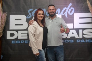 
<a style='margin-left: 5px;' class='btn btn-xs btn-social btn-facebook' href='https://www.facebook.com/sharer/sharer.php?u=https://galeramix.s01.web.getmuller.com.br/imagem/a118/800-800-90/conteudo/site_galerias/118/baile-71.jpg' rel='popup' data-width='500' data-height='400'><i class='fa fa-facebook'></i>Compartilhar <span class='hidden-xs'>no Facebook</span>
</a> 
<a class='btn btn-default btn-xs' target='_blank' href='imagem/a118/800-800-90/conteudo/site_galerias/118/baile-71.jpg'>
<span class='glyphicon glyphicon-cloud-download'></span> Salvar
</a>
