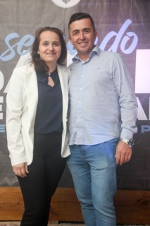 
<a style='margin-left: 5px;' class='btn btn-xs btn-social btn-facebook' href='https://www.facebook.com/sharer/sharer.php?u=https://galeramix.s01.web.getmuller.com.br/imagem/a118/800-800-90/conteudo/site_galerias/118/baile-74.jpg' rel='popup' data-width='500' data-height='400'><i class='fa fa-facebook'></i>Compartilhar <span class='hidden-xs'>no Facebook</span>
</a> 
<a class='btn btn-default btn-xs' target='_blank' href='imagem/a118/800-800-90/conteudo/site_galerias/118/baile-74.jpg'>
<span class='glyphicon glyphicon-cloud-download'></span> Salvar
</a>
