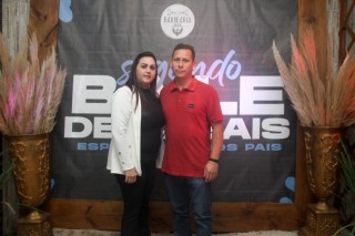 
<a style='margin-left: 5px;' class='btn btn-xs btn-social btn-facebook' href='https://www.facebook.com/sharer/sharer.php?u=https://galeramix.s01.web.getmuller.com.br/imagem/a118/800-800-90/conteudo/site_galerias/118/baile-78.jpg' rel='popup' data-width='500' data-height='400'><i class='fa fa-facebook'></i>Compartilhar <span class='hidden-xs'>no Facebook</span>
</a> 
<a class='btn btn-default btn-xs' target='_blank' href='imagem/a118/800-800-90/conteudo/site_galerias/118/baile-78.jpg'>
<span class='glyphicon glyphicon-cloud-download'></span> Salvar
</a>
