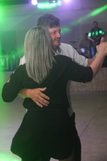 
<a style='margin-left: 5px;' class='btn btn-xs btn-social btn-facebook' href='https://www.facebook.com/sharer/sharer.php?u=https://galeramix.s01.web.getmuller.com.br/imagem/a118/800-800-90/conteudo/site_galerias/118/baile-79.jpg' rel='popup' data-width='500' data-height='400'><i class='fa fa-facebook'></i>Compartilhar <span class='hidden-xs'>no Facebook</span>
</a> 
<a class='btn btn-default btn-xs' target='_blank' href='imagem/a118/800-800-90/conteudo/site_galerias/118/baile-79.jpg'>
<span class='glyphicon glyphicon-cloud-download'></span> Salvar
</a>
