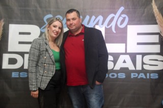 
<a style='margin-left: 5px;' class='btn btn-xs btn-social btn-facebook' href='https://www.facebook.com/sharer/sharer.php?u=https://galeramix.s01.web.getmuller.com.br/imagem/a118/800-800-90/conteudo/site_galerias/118/baile-86.jpg' rel='popup' data-width='500' data-height='400'><i class='fa fa-facebook'></i>Compartilhar <span class='hidden-xs'>no Facebook</span>
</a> 
<a class='btn btn-default btn-xs' target='_blank' href='imagem/a118/800-800-90/conteudo/site_galerias/118/baile-86.jpg'>
<span class='glyphicon glyphicon-cloud-download'></span> Salvar
</a>
