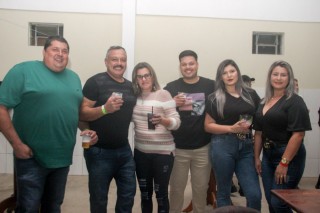 
<a style='margin-left: 5px;' class='btn btn-xs btn-social btn-facebook' href='https://www.facebook.com/sharer/sharer.php?u=https://galeramix.s01.web.getmuller.com.br/imagem/a118/800-800-90/conteudo/site_galerias/118/baile-91.jpg' rel='popup' data-width='500' data-height='400'><i class='fa fa-facebook'></i>Compartilhar <span class='hidden-xs'>no Facebook</span>
</a> 
<a class='btn btn-default btn-xs' target='_blank' href='imagem/a118/800-800-90/conteudo/site_galerias/118/baile-91.jpg'>
<span class='glyphicon glyphicon-cloud-download'></span> Salvar
</a>
