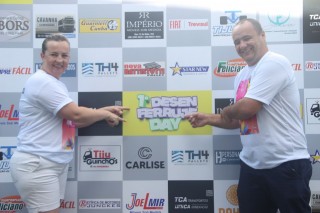 
    <a style='margin-left: 5px;' class='btn btn-xs btn-social btn-facebook' href='https://www.facebook.com/sharer/sharer.php?u=https://galeramix.s01.web.getmuller.com.br/imagem/a119/800-800-90/conteudo/site_galerias/119/deseferrujem-23.jpg' rel='popup' data-width='500' data-height='400'><i class='fa fa-facebook'></i>Compartilhar <span class='hidden-xs'>no Facebook</span>
</a> 
<a class='btn btn-default btn-xs' target='_blank' href='imagem/a119/800-800-90/conteudo/site_galerias/119/deseferrujem-23.jpg'>
    <span class='glyphicon glyphicon-cloud-download'></span> Salvar
</a>
