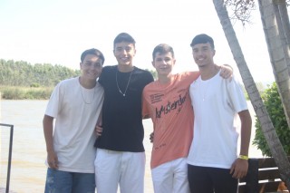 
<a style='margin-left: 5px;' class='btn btn-xs btn-social btn-facebook' href='https://www.facebook.com/sharer/sharer.php?u=https://galeramix.s01.web.getmuller.com.br/imagem/a119/800-800-90/conteudo/site_galerias/119/deseferrujem-35.jpg' rel='popup' data-width='500' data-height='400'><i class='fa fa-facebook'></i>Compartilhar <span class='hidden-xs'>no Facebook</span>
</a> 
<a class='btn btn-default btn-xs' target='_blank' href='imagem/a119/800-800-90/conteudo/site_galerias/119/deseferrujem-35.jpg'>
<span class='glyphicon glyphicon-cloud-download'></span> Salvar
</a>
