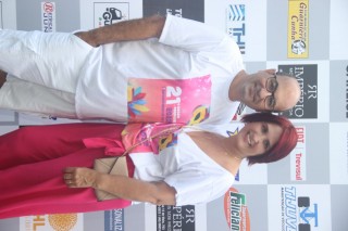 
<a style='margin-left: 5px;' class='btn btn-xs btn-social btn-facebook' href='https://www.facebook.com/sharer/sharer.php?u=https://galeramix.s01.web.getmuller.com.br/imagem/a119/800-800-90/conteudo/site_galerias/119/deseferrujem-56.jpg' rel='popup' data-width='500' data-height='400'><i class='fa fa-facebook'></i>Compartilhar <span class='hidden-xs'>no Facebook</span>
</a> 
<a class='btn btn-default btn-xs' target='_blank' href='imagem/a119/800-800-90/conteudo/site_galerias/119/deseferrujem-56.jpg'>
<span class='glyphicon glyphicon-cloud-download'></span> Salvar
</a>
