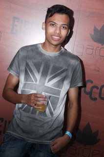 
<a style='margin-left: 5px;' class='btn btn-xs btn-social btn-facebook' href='https://www.facebook.com/sharer/sharer.php?u=https://galeramix.s01.web.getmuller.com.br/imagem/a12/800-800-90/conteudo/site_galerias/12/img1561.jpg' rel='popup' data-width='500' data-height='400'><i class='fa fa-facebook'></i>Compartilhar <span class='hidden-xs'>no Facebook</span>
</a> 
<a class='btn btn-default btn-xs' target='_blank' href='imagem/a12/800-800-90/conteudo/site_galerias/12/img1561.jpg'>
<span class='glyphicon glyphicon-cloud-download'></span> Salvar
</a>
