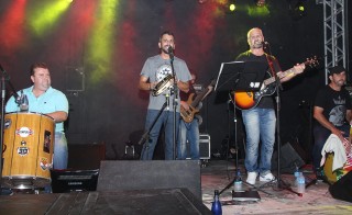 
<a style='margin-left: 5px;' class='btn btn-xs btn-social btn-facebook' href='https://www.facebook.com/sharer/sharer.php?u=https://galeramix.s01.web.getmuller.com.br/imagem/a12/800-800-90/conteudo/site_galerias/12/img1582.jpg' rel='popup' data-width='500' data-height='400'><i class='fa fa-facebook'></i>Compartilhar <span class='hidden-xs'>no Facebook</span>
</a> 
<a class='btn btn-default btn-xs' target='_blank' href='imagem/a12/800-800-90/conteudo/site_galerias/12/img1582.jpg'>
<span class='glyphicon glyphicon-cloud-download'></span> Salvar
</a>
