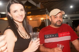 
<a style='margin-left: 5px;' class='btn btn-xs btn-social btn-facebook' href='https://www.facebook.com/sharer/sharer.php?u=https://galeramix.s01.web.getmuller.com.br/imagem/a120/800-800-90/conteudo/site_galerias/120/e-hoje-que-eu-volto-amanha-106.jpg' rel='popup' data-width='500' data-height='400'><i class='fa fa-facebook'></i>Compartilhar <span class='hidden-xs'>no Facebook</span>
</a> 
<a class='btn btn-default btn-xs' target='_blank' href='imagem/a120/800-800-90/conteudo/site_galerias/120/e-hoje-que-eu-volto-amanha-106.jpg'>
<span class='glyphicon glyphicon-cloud-download'></span> Salvar
</a>
