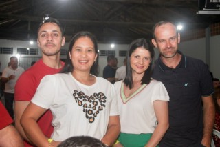 
<a style='margin-left: 5px;' class='btn btn-xs btn-social btn-facebook' href='https://www.facebook.com/sharer/sharer.php?u=https://galeramix.s01.web.getmuller.com.br/imagem/a120/800-800-90/conteudo/site_galerias/120/e-hoje-que-eu-volto-amanha-108.jpg' rel='popup' data-width='500' data-height='400'><i class='fa fa-facebook'></i>Compartilhar <span class='hidden-xs'>no Facebook</span>
</a> 
<a class='btn btn-default btn-xs' target='_blank' href='imagem/a120/800-800-90/conteudo/site_galerias/120/e-hoje-que-eu-volto-amanha-108.jpg'>
<span class='glyphicon glyphicon-cloud-download'></span> Salvar
</a>
