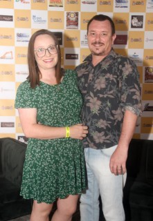 
<a style='margin-left: 5px;' class='btn btn-xs btn-social btn-facebook' href='https://www.facebook.com/sharer/sharer.php?u=https://galeramix.s01.web.getmuller.com.br/imagem/a120/800-800-90/conteudo/site_galerias/120/e-hoje-que-eu-volto-amanha-118.jpg' rel='popup' data-width='500' data-height='400'><i class='fa fa-facebook'></i>Compartilhar <span class='hidden-xs'>no Facebook</span>
</a> 
<a class='btn btn-default btn-xs' target='_blank' href='imagem/a120/800-800-90/conteudo/site_galerias/120/e-hoje-que-eu-volto-amanha-118.jpg'>
<span class='glyphicon glyphicon-cloud-download'></span> Salvar
</a>
