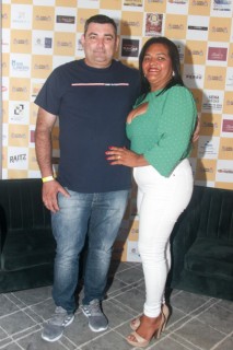 
<a style='margin-left: 5px;' class='btn btn-xs btn-social btn-facebook' href='https://www.facebook.com/sharer/sharer.php?u=https://galeramix.s01.web.getmuller.com.br/imagem/a120/800-800-90/conteudo/site_galerias/120/e-hoje-que-eu-volto-amanha-128.jpg' rel='popup' data-width='500' data-height='400'><i class='fa fa-facebook'></i>Compartilhar <span class='hidden-xs'>no Facebook</span>
</a> 
<a class='btn btn-default btn-xs' target='_blank' href='imagem/a120/800-800-90/conteudo/site_galerias/120/e-hoje-que-eu-volto-amanha-128.jpg'>
<span class='glyphicon glyphicon-cloud-download'></span> Salvar
</a>
