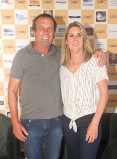 
<a style='margin-left: 5px;' class='btn btn-xs btn-social btn-facebook' href='https://www.facebook.com/sharer/sharer.php?u=https://galeramix.s01.web.getmuller.com.br/imagem/a120/800-800-90/conteudo/site_galerias/120/e-hoje-que-eu-volto-amanha-138.jpg' rel='popup' data-width='500' data-height='400'><i class='fa fa-facebook'></i>Compartilhar <span class='hidden-xs'>no Facebook</span>
</a> 
<a class='btn btn-default btn-xs' target='_blank' href='imagem/a120/800-800-90/conteudo/site_galerias/120/e-hoje-que-eu-volto-amanha-138.jpg'>
<span class='glyphicon glyphicon-cloud-download'></span> Salvar
</a>
