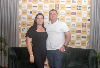 
<a style='margin-left: 5px;' class='btn btn-xs btn-social btn-facebook' href='https://www.facebook.com/sharer/sharer.php?u=https://galeramix.s01.web.getmuller.com.br/imagem/a120/800-800-90/conteudo/site_galerias/120/e-hoje-que-eu-volto-amanha-14.jpg' rel='popup' data-width='500' data-height='400'><i class='fa fa-facebook'></i>Compartilhar <span class='hidden-xs'>no Facebook</span>
</a> 
<a class='btn btn-default btn-xs' target='_blank' href='imagem/a120/800-800-90/conteudo/site_galerias/120/e-hoje-que-eu-volto-amanha-14.jpg'>
<span class='glyphicon glyphicon-cloud-download'></span> Salvar
</a>
