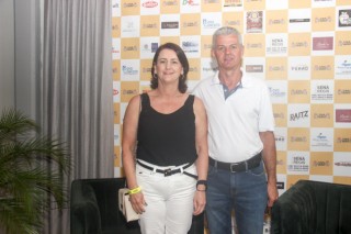 
<a style='margin-left: 5px;' class='btn btn-xs btn-social btn-facebook' href='https://www.facebook.com/sharer/sharer.php?u=https://galeramix.s01.web.getmuller.com.br/imagem/a120/800-800-90/conteudo/site_galerias/120/e-hoje-que-eu-volto-amanha-147.jpg' rel='popup' data-width='500' data-height='400'><i class='fa fa-facebook'></i>Compartilhar <span class='hidden-xs'>no Facebook</span>
</a> 
<a class='btn btn-default btn-xs' target='_blank' href='imagem/a120/800-800-90/conteudo/site_galerias/120/e-hoje-que-eu-volto-amanha-147.jpg'>
<span class='glyphicon glyphicon-cloud-download'></span> Salvar
</a>
