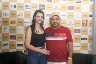 
<a style='margin-left: 5px;' class='btn btn-xs btn-social btn-facebook' href='https://www.facebook.com/sharer/sharer.php?u=https://galeramix.s01.web.getmuller.com.br/imagem/a120/800-800-90/conteudo/site_galerias/120/e-hoje-que-eu-volto-amanha-152.jpg' rel='popup' data-width='500' data-height='400'><i class='fa fa-facebook'></i>Compartilhar <span class='hidden-xs'>no Facebook</span>
</a> 
<a class='btn btn-default btn-xs' target='_blank' href='imagem/a120/800-800-90/conteudo/site_galerias/120/e-hoje-que-eu-volto-amanha-152.jpg'>
<span class='glyphicon glyphicon-cloud-download'></span> Salvar
</a>
