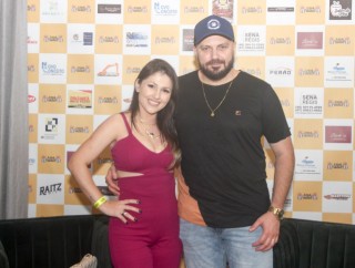 
<a style='margin-left: 5px;' class='btn btn-xs btn-social btn-facebook' href='https://www.facebook.com/sharer/sharer.php?u=https://galeramix.s01.web.getmuller.com.br/imagem/a120/800-800-90/conteudo/site_galerias/120/e-hoje-que-eu-volto-amanha-158.jpg' rel='popup' data-width='500' data-height='400'><i class='fa fa-facebook'></i>Compartilhar <span class='hidden-xs'>no Facebook</span>
</a> 
<a class='btn btn-default btn-xs' target='_blank' href='imagem/a120/800-800-90/conteudo/site_galerias/120/e-hoje-que-eu-volto-amanha-158.jpg'>
<span class='glyphicon glyphicon-cloud-download'></span> Salvar
</a>
