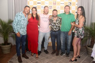 
<a style='margin-left: 5px;' class='btn btn-xs btn-social btn-facebook' href='https://www.facebook.com/sharer/sharer.php?u=https://galeramix.s01.web.getmuller.com.br/imagem/a120/800-800-90/conteudo/site_galerias/120/e-hoje-que-eu-volto-amanha-164.jpg' rel='popup' data-width='500' data-height='400'><i class='fa fa-facebook'></i>Compartilhar <span class='hidden-xs'>no Facebook</span>
</a> 
<a class='btn btn-default btn-xs' target='_blank' href='imagem/a120/800-800-90/conteudo/site_galerias/120/e-hoje-que-eu-volto-amanha-164.jpg'>
<span class='glyphicon glyphicon-cloud-download'></span> Salvar
</a>
