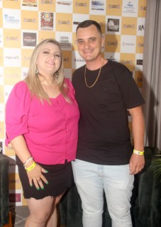 
<a style='margin-left: 5px;' class='btn btn-xs btn-social btn-facebook' href='https://www.facebook.com/sharer/sharer.php?u=https://galeramix.s01.web.getmuller.com.br/imagem/a120/800-800-90/conteudo/site_galerias/120/e-hoje-que-eu-volto-amanha-17.jpg' rel='popup' data-width='500' data-height='400'><i class='fa fa-facebook'></i>Compartilhar <span class='hidden-xs'>no Facebook</span>
</a> 
<a class='btn btn-default btn-xs' target='_blank' href='imagem/a120/800-800-90/conteudo/site_galerias/120/e-hoje-que-eu-volto-amanha-17.jpg'>
<span class='glyphicon glyphicon-cloud-download'></span> Salvar
</a>
