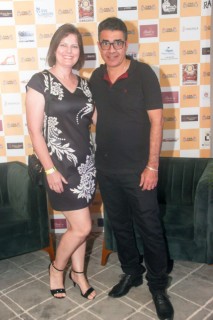 
<a style='margin-left: 5px;' class='btn btn-xs btn-social btn-facebook' href='https://www.facebook.com/sharer/sharer.php?u=https://galeramix.s01.web.getmuller.com.br/imagem/a120/800-800-90/conteudo/site_galerias/120/e-hoje-que-eu-volto-amanha-171.jpg' rel='popup' data-width='500' data-height='400'><i class='fa fa-facebook'></i>Compartilhar <span class='hidden-xs'>no Facebook</span>
</a> 
<a class='btn btn-default btn-xs' target='_blank' href='imagem/a120/800-800-90/conteudo/site_galerias/120/e-hoje-que-eu-volto-amanha-171.jpg'>
<span class='glyphicon glyphicon-cloud-download'></span> Salvar
</a>
