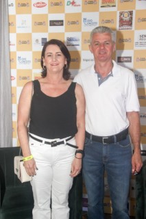 
<a style='margin-left: 5px;' class='btn btn-xs btn-social btn-facebook' href='https://www.facebook.com/sharer/sharer.php?u=https://galeramix.s01.web.getmuller.com.br/imagem/a120/800-800-90/conteudo/site_galerias/120/e-hoje-que-eu-volto-amanha-24.jpg' rel='popup' data-width='500' data-height='400'><i class='fa fa-facebook'></i>Compartilhar <span class='hidden-xs'>no Facebook</span>
</a> 
<a class='btn btn-default btn-xs' target='_blank' href='imagem/a120/800-800-90/conteudo/site_galerias/120/e-hoje-que-eu-volto-amanha-24.jpg'>
<span class='glyphicon glyphicon-cloud-download'></span> Salvar
</a>
