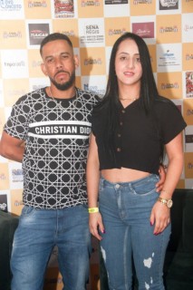 
<a style='margin-left: 5px;' class='btn btn-xs btn-social btn-facebook' href='https://www.facebook.com/sharer/sharer.php?u=https://galeramix.s01.web.getmuller.com.br/imagem/a120/800-800-90/conteudo/site_galerias/120/e-hoje-que-eu-volto-amanha-38.jpg' rel='popup' data-width='500' data-height='400'><i class='fa fa-facebook'></i>Compartilhar <span class='hidden-xs'>no Facebook</span>
</a> 
<a class='btn btn-default btn-xs' target='_blank' href='imagem/a120/800-800-90/conteudo/site_galerias/120/e-hoje-que-eu-volto-amanha-38.jpg'>
<span class='glyphicon glyphicon-cloud-download'></span> Salvar
</a>
