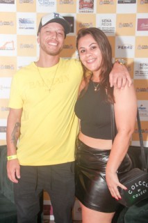 
<a style='margin-left: 5px;' class='btn btn-xs btn-social btn-facebook' href='https://www.facebook.com/sharer/sharer.php?u=https://galeramix.s01.web.getmuller.com.br/imagem/a120/800-800-90/conteudo/site_galerias/120/e-hoje-que-eu-volto-amanha-41.jpg' rel='popup' data-width='500' data-height='400'><i class='fa fa-facebook'></i>Compartilhar <span class='hidden-xs'>no Facebook</span>
</a> 
<a class='btn btn-default btn-xs' target='_blank' href='imagem/a120/800-800-90/conteudo/site_galerias/120/e-hoje-que-eu-volto-amanha-41.jpg'>
<span class='glyphicon glyphicon-cloud-download'></span> Salvar
</a>
