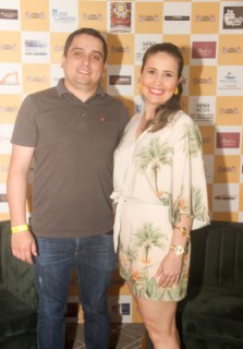 
<a style='margin-left: 5px;' class='btn btn-xs btn-social btn-facebook' href='https://www.facebook.com/sharer/sharer.php?u=https://galeramix.s01.web.getmuller.com.br/imagem/a120/800-800-90/conteudo/site_galerias/120/e-hoje-que-eu-volto-amanha-51.jpg' rel='popup' data-width='500' data-height='400'><i class='fa fa-facebook'></i>Compartilhar <span class='hidden-xs'>no Facebook</span>
</a> 
<a class='btn btn-default btn-xs' target='_blank' href='imagem/a120/800-800-90/conteudo/site_galerias/120/e-hoje-que-eu-volto-amanha-51.jpg'>
<span class='glyphicon glyphicon-cloud-download'></span> Salvar
</a>
