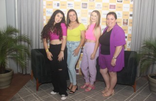 
<a style='margin-left: 5px;' class='btn btn-xs btn-social btn-facebook' href='https://www.facebook.com/sharer/sharer.php?u=https://galeramix.s01.web.getmuller.com.br/imagem/a120/800-800-90/conteudo/site_galerias/120/e-hoje-que-eu-volto-amanha-52.jpg' rel='popup' data-width='500' data-height='400'><i class='fa fa-facebook'></i>Compartilhar <span class='hidden-xs'>no Facebook</span>
</a> 
<a class='btn btn-default btn-xs' target='_blank' href='imagem/a120/800-800-90/conteudo/site_galerias/120/e-hoje-que-eu-volto-amanha-52.jpg'>
<span class='glyphicon glyphicon-cloud-download'></span> Salvar
</a>
