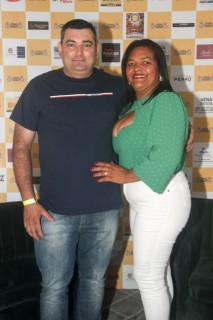 
<a style='margin-left: 5px;' class='btn btn-xs btn-social btn-facebook' href='https://www.facebook.com/sharer/sharer.php?u=https://galeramix.s01.web.getmuller.com.br/imagem/a120/800-800-90/conteudo/site_galerias/120/e-hoje-que-eu-volto-amanha-65.jpg' rel='popup' data-width='500' data-height='400'><i class='fa fa-facebook'></i>Compartilhar <span class='hidden-xs'>no Facebook</span>
</a> 
<a class='btn btn-default btn-xs' target='_blank' href='imagem/a120/800-800-90/conteudo/site_galerias/120/e-hoje-que-eu-volto-amanha-65.jpg'>
<span class='glyphicon glyphicon-cloud-download'></span> Salvar
</a>
