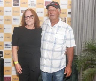 
<a style='margin-left: 5px;' class='btn btn-xs btn-social btn-facebook' href='https://www.facebook.com/sharer/sharer.php?u=https://galeramix.s01.web.getmuller.com.br/imagem/a120/800-800-90/conteudo/site_galerias/120/e-hoje-que-eu-volto-amanha-70.jpg' rel='popup' data-width='500' data-height='400'><i class='fa fa-facebook'></i>Compartilhar <span class='hidden-xs'>no Facebook</span>
</a> 
<a class='btn btn-default btn-xs' target='_blank' href='imagem/a120/800-800-90/conteudo/site_galerias/120/e-hoje-que-eu-volto-amanha-70.jpg'>
<span class='glyphicon glyphicon-cloud-download'></span> Salvar
</a>
