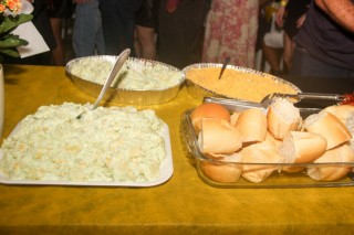 
<a style='margin-left: 5px;' class='btn btn-xs btn-social btn-facebook' href='https://www.facebook.com/sharer/sharer.php?u=https://galeramix.s01.web.getmuller.com.br/imagem/a120/800-800-90/conteudo/site_galerias/120/e-hoje-que-eu-volto-amanha-74.jpg' rel='popup' data-width='500' data-height='400'><i class='fa fa-facebook'></i>Compartilhar <span class='hidden-xs'>no Facebook</span>
</a> 
<a class='btn btn-default btn-xs' target='_blank' href='imagem/a120/800-800-90/conteudo/site_galerias/120/e-hoje-que-eu-volto-amanha-74.jpg'>
<span class='glyphicon glyphicon-cloud-download'></span> Salvar
</a>
