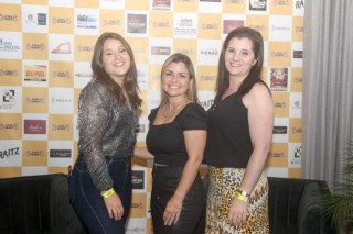 
<a style='margin-left: 5px;' class='btn btn-xs btn-social btn-facebook' href='https://www.facebook.com/sharer/sharer.php?u=https://galeramix.s01.web.getmuller.com.br/imagem/a120/800-800-90/conteudo/site_galerias/120/e-hoje-que-eu-volto-amanha-78.jpg' rel='popup' data-width='500' data-height='400'><i class='fa fa-facebook'></i>Compartilhar <span class='hidden-xs'>no Facebook</span>
</a> 
<a class='btn btn-default btn-xs' target='_blank' href='imagem/a120/800-800-90/conteudo/site_galerias/120/e-hoje-que-eu-volto-amanha-78.jpg'>
<span class='glyphicon glyphicon-cloud-download'></span> Salvar
</a>
