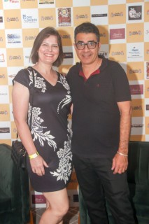 
<a style='margin-left: 5px;' class='btn btn-xs btn-social btn-facebook' href='https://www.facebook.com/sharer/sharer.php?u=https://galeramix.s01.web.getmuller.com.br/imagem/a120/800-800-90/conteudo/site_galerias/120/e-hoje-que-eu-volto-amanha-79.jpg' rel='popup' data-width='500' data-height='400'><i class='fa fa-facebook'></i>Compartilhar <span class='hidden-xs'>no Facebook</span>
</a> 
<a class='btn btn-default btn-xs' target='_blank' href='imagem/a120/800-800-90/conteudo/site_galerias/120/e-hoje-que-eu-volto-amanha-79.jpg'>
<span class='glyphicon glyphicon-cloud-download'></span> Salvar
</a>
