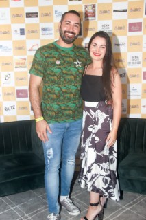 
<a style='margin-left: 5px;' class='btn btn-xs btn-social btn-facebook' href='https://www.facebook.com/sharer/sharer.php?u=https://galeramix.s01.web.getmuller.com.br/imagem/a120/800-800-90/conteudo/site_galerias/120/e-hoje-que-eu-volto-amanha-89.jpg' rel='popup' data-width='500' data-height='400'><i class='fa fa-facebook'></i>Compartilhar <span class='hidden-xs'>no Facebook</span>
</a> 
<a class='btn btn-default btn-xs' target='_blank' href='imagem/a120/800-800-90/conteudo/site_galerias/120/e-hoje-que-eu-volto-amanha-89.jpg'>
<span class='glyphicon glyphicon-cloud-download'></span> Salvar
</a>
