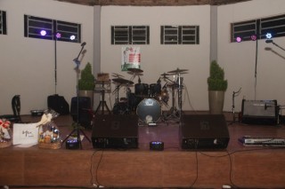 
<a style='margin-left: 5px;' class='btn btn-xs btn-social btn-facebook' href='https://www.facebook.com/sharer/sharer.php?u=https://galeramix.s01.web.getmuller.com.br/imagem/a120/800-800-90/conteudo/site_galerias/120/e-hoje-que-eu-volto-amanha-91.jpg' rel='popup' data-width='500' data-height='400'><i class='fa fa-facebook'></i>Compartilhar <span class='hidden-xs'>no Facebook</span>
</a> 
<a class='btn btn-default btn-xs' target='_blank' href='imagem/a120/800-800-90/conteudo/site_galerias/120/e-hoje-que-eu-volto-amanha-91.jpg'>
<span class='glyphicon glyphicon-cloud-download'></span> Salvar
</a>
