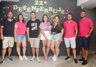 
<a style='margin-left: 5px;' class='btn btn-xs btn-social btn-facebook' href='https://www.facebook.com/sharer/sharer.php?u=https://galeramix.s01.web.getmuller.com.br/imagem/a128/800-800-90/conteudo/site_galerias/128/desenferruje-baile-de-carnaval-de-casais-em-tijucas-108.jpg' rel='popup' data-width='500' data-height='400'><i class='fa fa-facebook'></i>Compartilhar <span class='hidden-xs'>no Facebook</span>
</a> 
<a class='btn btn-default btn-xs' target='_blank' href='imagem/a128/800-800-90/conteudo/site_galerias/128/desenferruje-baile-de-carnaval-de-casais-em-tijucas-108.jpg'>
<span class='glyphicon glyphicon-cloud-download'></span> Salvar
</a>
