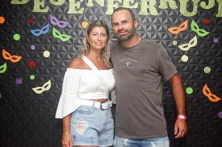 
<a style='margin-left: 5px;' class='btn btn-xs btn-social btn-facebook' href='https://www.facebook.com/sharer/sharer.php?u=https://galeramix.s01.web.getmuller.com.br/imagem/a128/800-800-90/conteudo/site_galerias/128/desenferruje-baile-de-carnaval-de-casais-em-tijucas-141.jpg' rel='popup' data-width='500' data-height='400'><i class='fa fa-facebook'></i>Compartilhar <span class='hidden-xs'>no Facebook</span>
</a> 
<a class='btn btn-default btn-xs' target='_blank' href='imagem/a128/800-800-90/conteudo/site_galerias/128/desenferruje-baile-de-carnaval-de-casais-em-tijucas-141.jpg'>
<span class='glyphicon glyphicon-cloud-download'></span> Salvar
</a>
