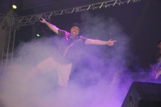 
<a style='margin-left: 5px;' class='btn btn-xs btn-social btn-facebook' href='https://www.facebook.com/sharer/sharer.php?u=https://galeramix.s01.web.getmuller.com.br/imagem/a128/800-800-90/conteudo/site_galerias/128/desenferruje-baile-de-carnaval-de-casais-em-tijucas-152.jpg' rel='popup' data-width='500' data-height='400'><i class='fa fa-facebook'></i>Compartilhar <span class='hidden-xs'>no Facebook</span>
</a> 
<a class='btn btn-default btn-xs' target='_blank' href='imagem/a128/800-800-90/conteudo/site_galerias/128/desenferruje-baile-de-carnaval-de-casais-em-tijucas-152.jpg'>
<span class='glyphicon glyphicon-cloud-download'></span> Salvar
</a>
