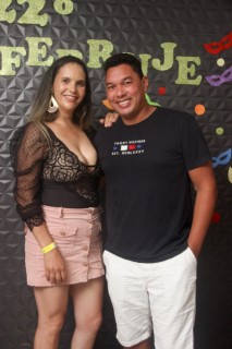 
<a style='margin-left: 5px;' class='btn btn-xs btn-social btn-facebook' href='https://www.facebook.com/sharer/sharer.php?u=https://galeramix.s01.web.getmuller.com.br/imagem/a128/800-800-90/conteudo/site_galerias/128/desenferruje-baile-de-carnaval-de-casais-em-tijucas-165.jpg' rel='popup' data-width='500' data-height='400'><i class='fa fa-facebook'></i>Compartilhar <span class='hidden-xs'>no Facebook</span>
</a> 
<a class='btn btn-default btn-xs' target='_blank' href='imagem/a128/800-800-90/conteudo/site_galerias/128/desenferruje-baile-de-carnaval-de-casais-em-tijucas-165.jpg'>
<span class='glyphicon glyphicon-cloud-download'></span> Salvar
</a>
