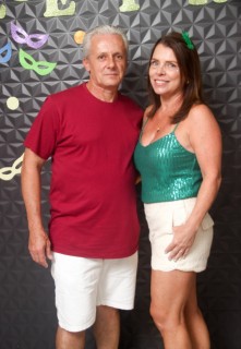 
<a style='margin-left: 5px;' class='btn btn-xs btn-social btn-facebook' href='https://www.facebook.com/sharer/sharer.php?u=https://galeramix.s01.web.getmuller.com.br/imagem/a128/800-800-90/conteudo/site_galerias/128/desenferruje-baile-de-carnaval-de-casais-em-tijucas-168.jpg' rel='popup' data-width='500' data-height='400'><i class='fa fa-facebook'></i>Compartilhar <span class='hidden-xs'>no Facebook</span>
</a> 
<a class='btn btn-default btn-xs' target='_blank' href='imagem/a128/800-800-90/conteudo/site_galerias/128/desenferruje-baile-de-carnaval-de-casais-em-tijucas-168.jpg'>
<span class='glyphicon glyphicon-cloud-download'></span> Salvar
</a>
