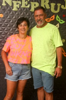 
<a style='margin-left: 5px;' class='btn btn-xs btn-social btn-facebook' href='https://www.facebook.com/sharer/sharer.php?u=https://galeramix.s01.web.getmuller.com.br/imagem/a128/800-800-90/conteudo/site_galerias/128/desenferruje-baile-de-carnaval-de-casais-em-tijucas-169.jpg' rel='popup' data-width='500' data-height='400'><i class='fa fa-facebook'></i>Compartilhar <span class='hidden-xs'>no Facebook</span>
</a> 
<a class='btn btn-default btn-xs' target='_blank' href='imagem/a128/800-800-90/conteudo/site_galerias/128/desenferruje-baile-de-carnaval-de-casais-em-tijucas-169.jpg'>
<span class='glyphicon glyphicon-cloud-download'></span> Salvar
</a>
