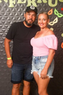 
<a style='margin-left: 5px;' class='btn btn-xs btn-social btn-facebook' href='https://www.facebook.com/sharer/sharer.php?u=https://galeramix.s01.web.getmuller.com.br/imagem/a128/800-800-90/conteudo/site_galerias/128/desenferruje-baile-de-carnaval-de-casais-em-tijucas-174.jpg' rel='popup' data-width='500' data-height='400'><i class='fa fa-facebook'></i>Compartilhar <span class='hidden-xs'>no Facebook</span>
</a> 
<a class='btn btn-default btn-xs' target='_blank' href='imagem/a128/800-800-90/conteudo/site_galerias/128/desenferruje-baile-de-carnaval-de-casais-em-tijucas-174.jpg'>
<span class='glyphicon glyphicon-cloud-download'></span> Salvar
</a>
