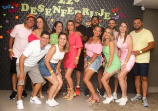 
<a style='margin-left: 5px;' class='btn btn-xs btn-social btn-facebook' href='https://www.facebook.com/sharer/sharer.php?u=https://galeramix.s01.web.getmuller.com.br/imagem/a128/800-800-90/conteudo/site_galerias/128/desenferruje-baile-de-carnaval-de-casais-em-tijucas-179.jpg' rel='popup' data-width='500' data-height='400'><i class='fa fa-facebook'></i>Compartilhar <span class='hidden-xs'>no Facebook</span>
</a> 
<a class='btn btn-default btn-xs' target='_blank' href='imagem/a128/800-800-90/conteudo/site_galerias/128/desenferruje-baile-de-carnaval-de-casais-em-tijucas-179.jpg'>
<span class='glyphicon glyphicon-cloud-download'></span> Salvar
</a>
