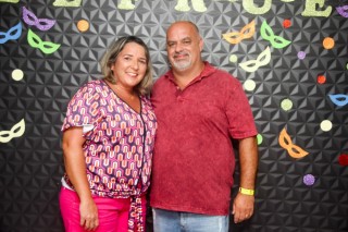 
<a style='margin-left: 5px;' class='btn btn-xs btn-social btn-facebook' href='https://www.facebook.com/sharer/sharer.php?u=https://galeramix.s01.web.getmuller.com.br/imagem/a128/800-800-90/conteudo/site_galerias/128/desenferruje-baile-de-carnaval-de-casais-em-tijucas-188.jpg' rel='popup' data-width='500' data-height='400'><i class='fa fa-facebook'></i>Compartilhar <span class='hidden-xs'>no Facebook</span>
</a> 
<a class='btn btn-default btn-xs' target='_blank' href='imagem/a128/800-800-90/conteudo/site_galerias/128/desenferruje-baile-de-carnaval-de-casais-em-tijucas-188.jpg'>
<span class='glyphicon glyphicon-cloud-download'></span> Salvar
</a>
