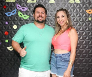 
<a style='margin-left: 5px;' class='btn btn-xs btn-social btn-facebook' href='https://www.facebook.com/sharer/sharer.php?u=https://galeramix.s01.web.getmuller.com.br/imagem/a128/800-800-90/conteudo/site_galerias/128/desenferruje-baile-de-carnaval-de-casais-em-tijucas-189.jpg' rel='popup' data-width='500' data-height='400'><i class='fa fa-facebook'></i>Compartilhar <span class='hidden-xs'>no Facebook</span>
</a> 
<a class='btn btn-default btn-xs' target='_blank' href='imagem/a128/800-800-90/conteudo/site_galerias/128/desenferruje-baile-de-carnaval-de-casais-em-tijucas-189.jpg'>
<span class='glyphicon glyphicon-cloud-download'></span> Salvar
</a>
