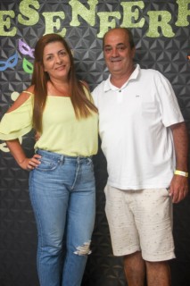 
<a style='margin-left: 5px;' class='btn btn-xs btn-social btn-facebook' href='https://www.facebook.com/sharer/sharer.php?u=https://galeramix.s01.web.getmuller.com.br/imagem/a128/800-800-90/conteudo/site_galerias/128/desenferruje-baile-de-carnaval-de-casais-em-tijucas-192.jpg' rel='popup' data-width='500' data-height='400'><i class='fa fa-facebook'></i>Compartilhar <span class='hidden-xs'>no Facebook</span>
</a> 
<a class='btn btn-default btn-xs' target='_blank' href='imagem/a128/800-800-90/conteudo/site_galerias/128/desenferruje-baile-de-carnaval-de-casais-em-tijucas-192.jpg'>
<span class='glyphicon glyphicon-cloud-download'></span> Salvar
</a>
