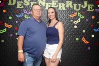 
<a style='margin-left: 5px;' class='btn btn-xs btn-social btn-facebook' href='https://www.facebook.com/sharer/sharer.php?u=https://galeramix.s01.web.getmuller.com.br/imagem/a128/800-800-90/conteudo/site_galerias/128/desenferruje-baile-de-carnaval-de-casais-em-tijucas-198.jpg' rel='popup' data-width='500' data-height='400'><i class='fa fa-facebook'></i>Compartilhar <span class='hidden-xs'>no Facebook</span>
</a> 
<a class='btn btn-default btn-xs' target='_blank' href='imagem/a128/800-800-90/conteudo/site_galerias/128/desenferruje-baile-de-carnaval-de-casais-em-tijucas-198.jpg'>
<span class='glyphicon glyphicon-cloud-download'></span> Salvar
</a>
