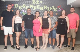 
<a style='margin-left: 5px;' class='btn btn-xs btn-social btn-facebook' href='https://www.facebook.com/sharer/sharer.php?u=https://galeramix.s01.web.getmuller.com.br/imagem/a128/800-800-90/conteudo/site_galerias/128/desenferruje-baile-de-carnaval-de-casais-em-tijucas-201.jpg' rel='popup' data-width='500' data-height='400'><i class='fa fa-facebook'></i>Compartilhar <span class='hidden-xs'>no Facebook</span>
</a> 
<a class='btn btn-default btn-xs' target='_blank' href='imagem/a128/800-800-90/conteudo/site_galerias/128/desenferruje-baile-de-carnaval-de-casais-em-tijucas-201.jpg'>
<span class='glyphicon glyphicon-cloud-download'></span> Salvar
</a>
